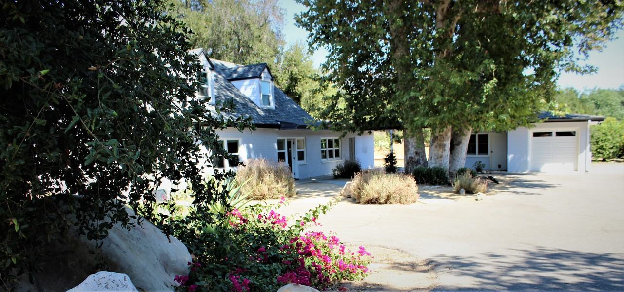 956 Orange Rd - Photo 2 of 39