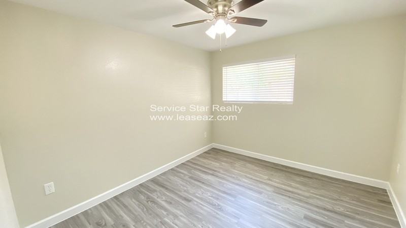 5936 W Seldon Ln - Photo 6 of 21