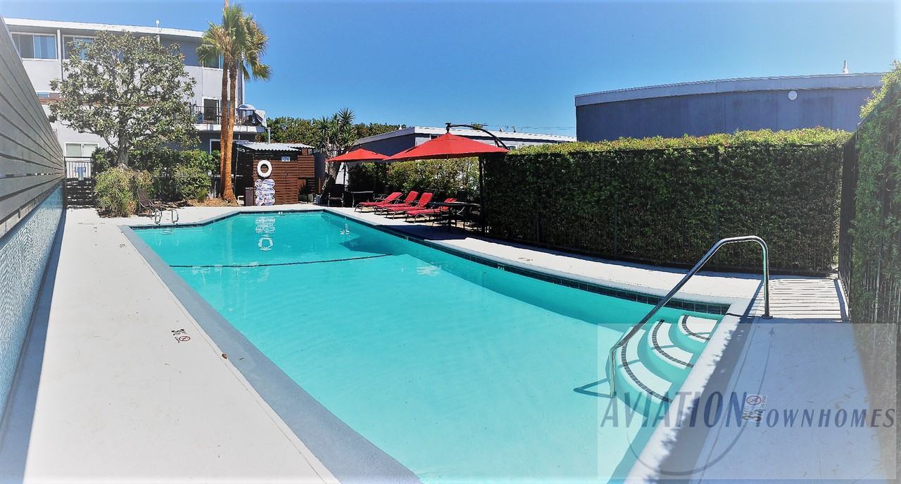 Aviation Townhomes - Photo 6 of 14