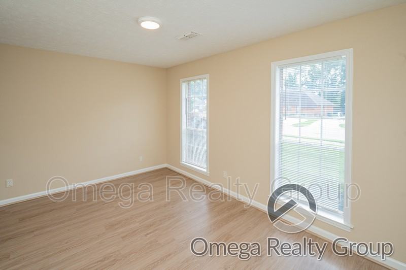 7419 Brampton Ln - Photo 7 of 41