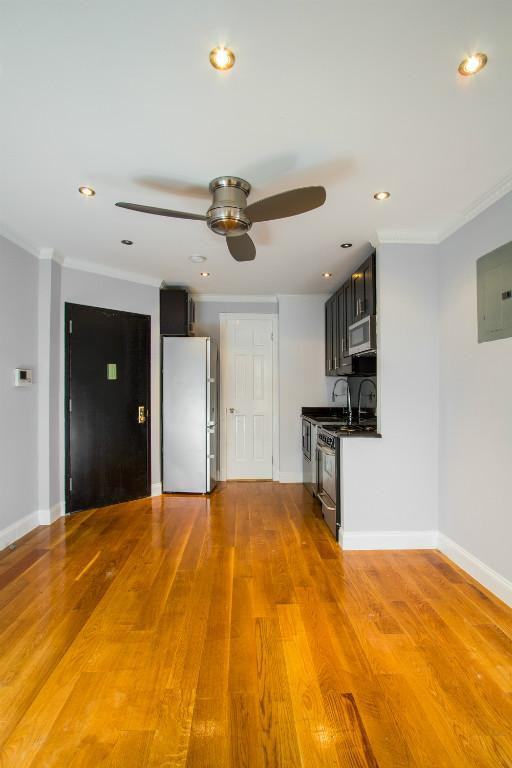 W 53rd St #2D - Photo 2 of 4