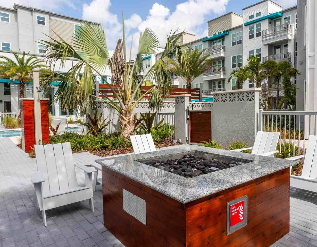 50 Paramount - Photo 7 of 23