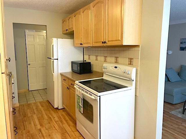 4560 Cedar Lake Rd S #3 - Photo 3 of 20