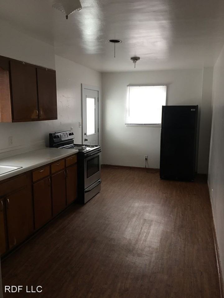 3433 - 3435 Valley Dr - Photo 3 of 15