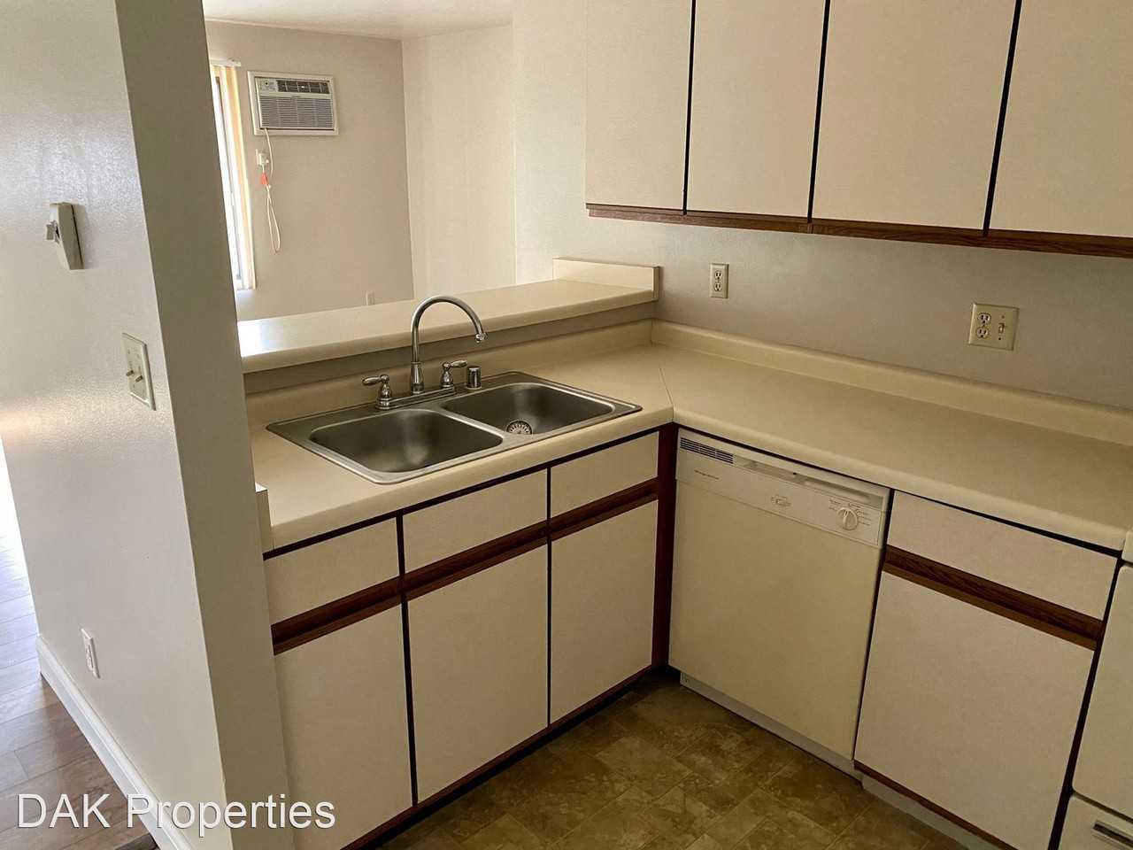 W201 N16649 Hemlock - Photo 3 of 11