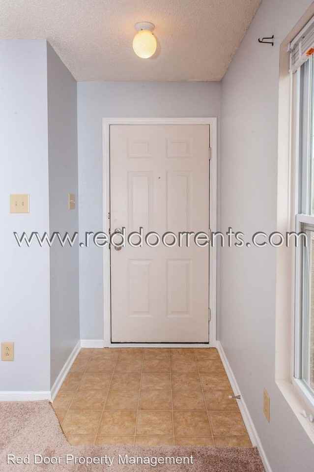 9569 W Constellation Dr - Photo 3 of 23