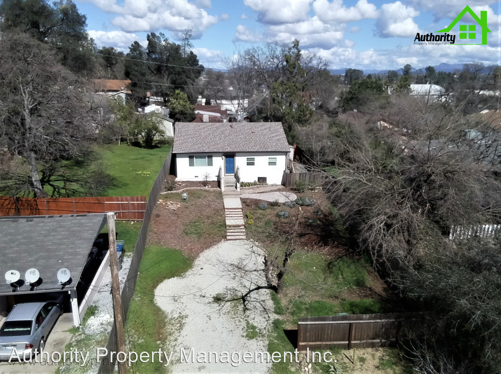 1840 Laurel Ave - Photo 2 of 27