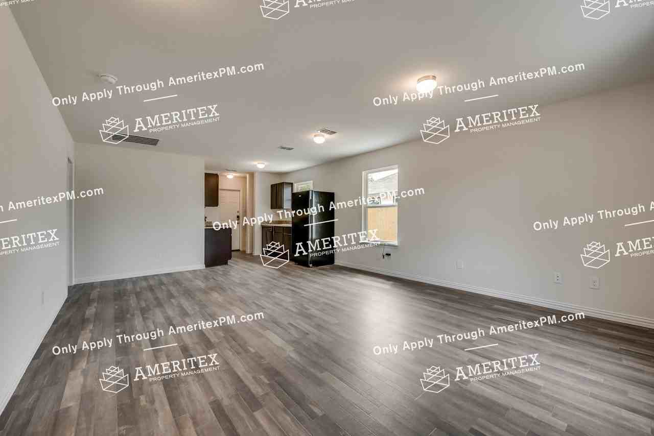 4907 Tyson St - Photo 3 of 19