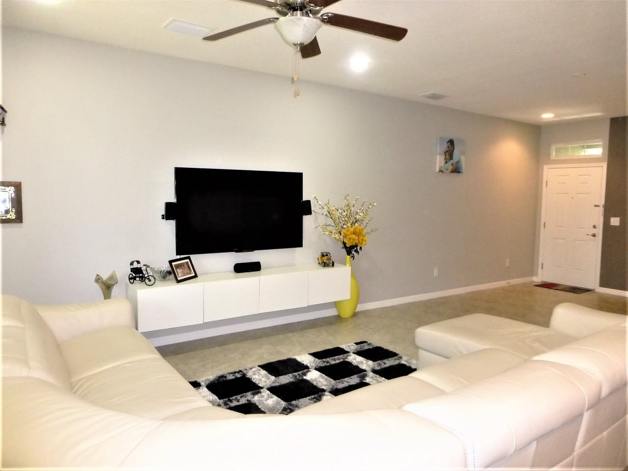 10454 Whittington Ct - Photo 3 of 15