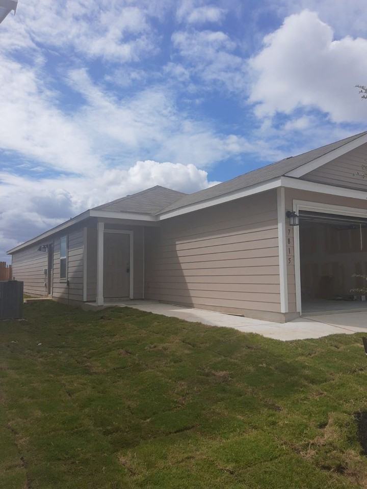 7815 Sierro Medina - Photo 2 of 20