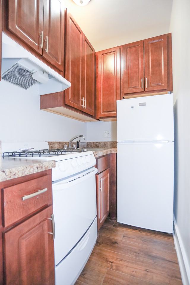 3727 N Pine Grove Ave #303