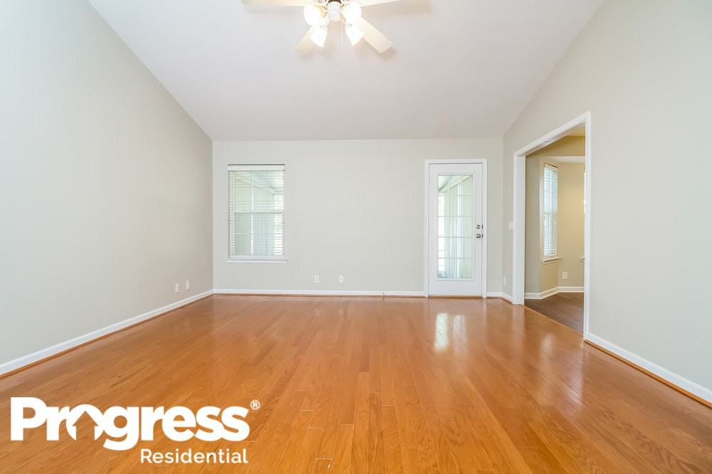 7113 S Hampton Blvd - Photo 2 of 18