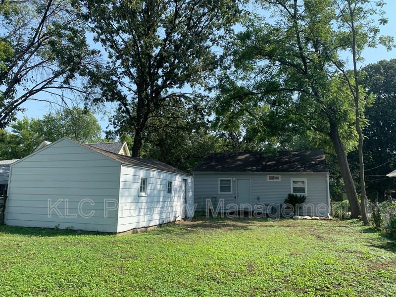 3820 13th St - Photo 3 of 27