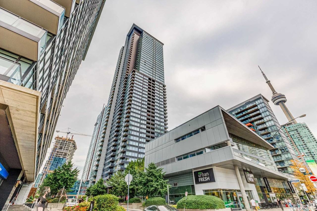 25 Telegram Mews #1806