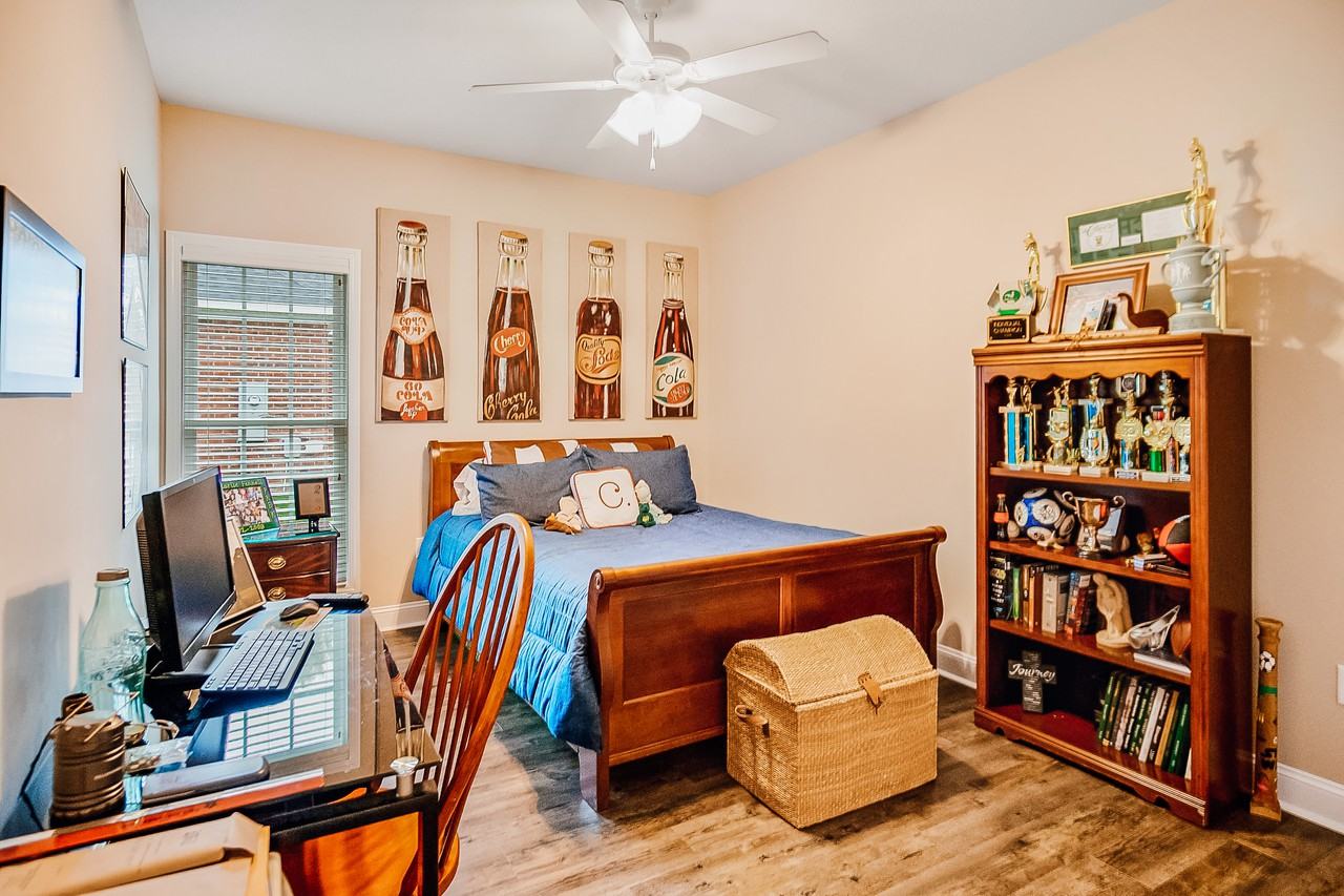 17 Grove Cir #1 - Photo 4 of 10