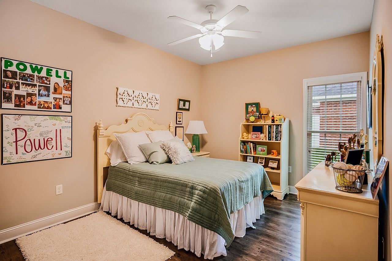 17 Grove Cir #1 - Photo 5 of 10
