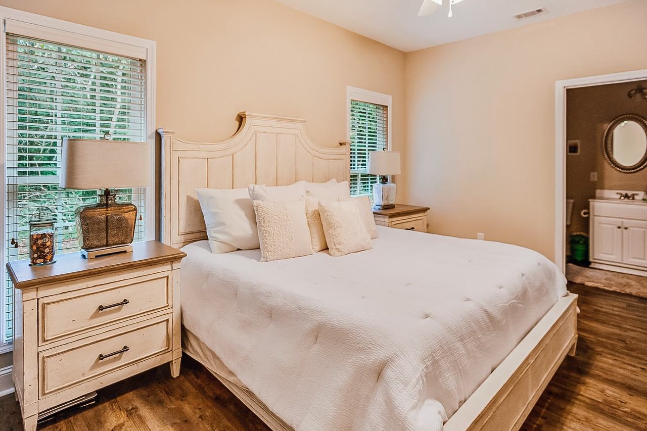 17 Grove Cir #1 - Photo 6 of 10
