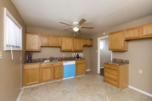 3915 Cone Ct - Photo 3 of 15