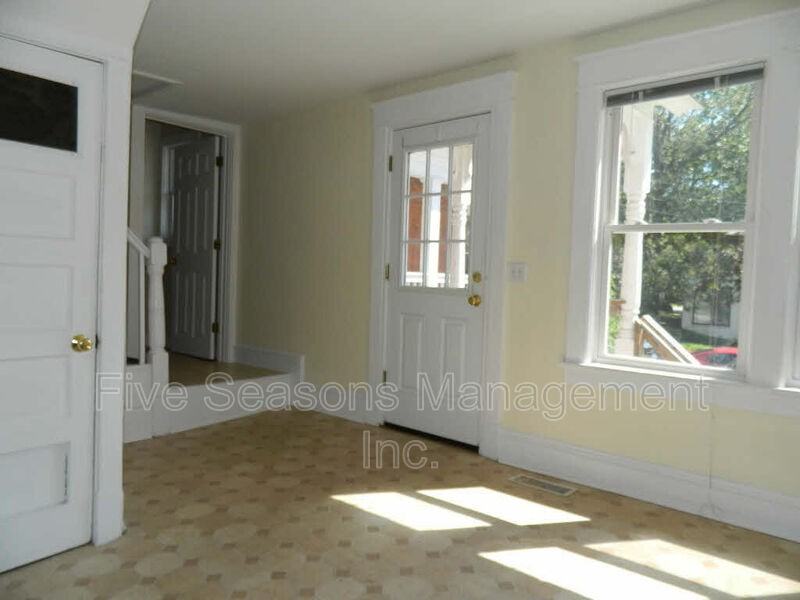 70 Adams St ## 74 - Photo 4 of 36