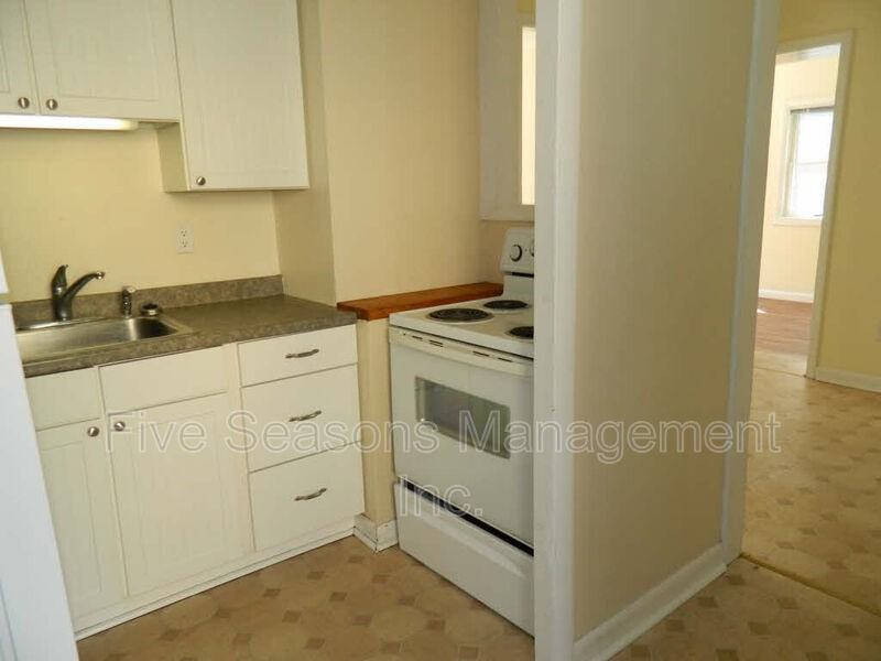 70 Adams St ## 74 - Photo 5 of 36