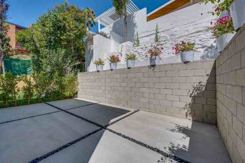 2611 Hyperion Avenue - Photo 4 of 28