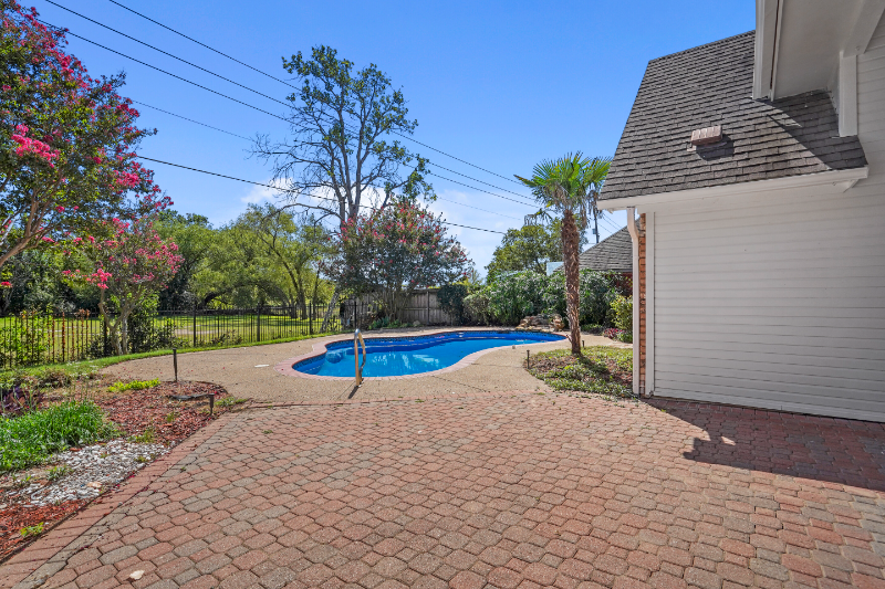 1419 Sweetgum Cir - Photo 3 of 27