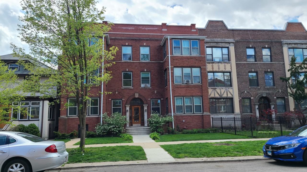 1401 W Jarvis Ave #1, Chicago, IL 60626 2 Bedroom House for $2,300/month -  Zumper