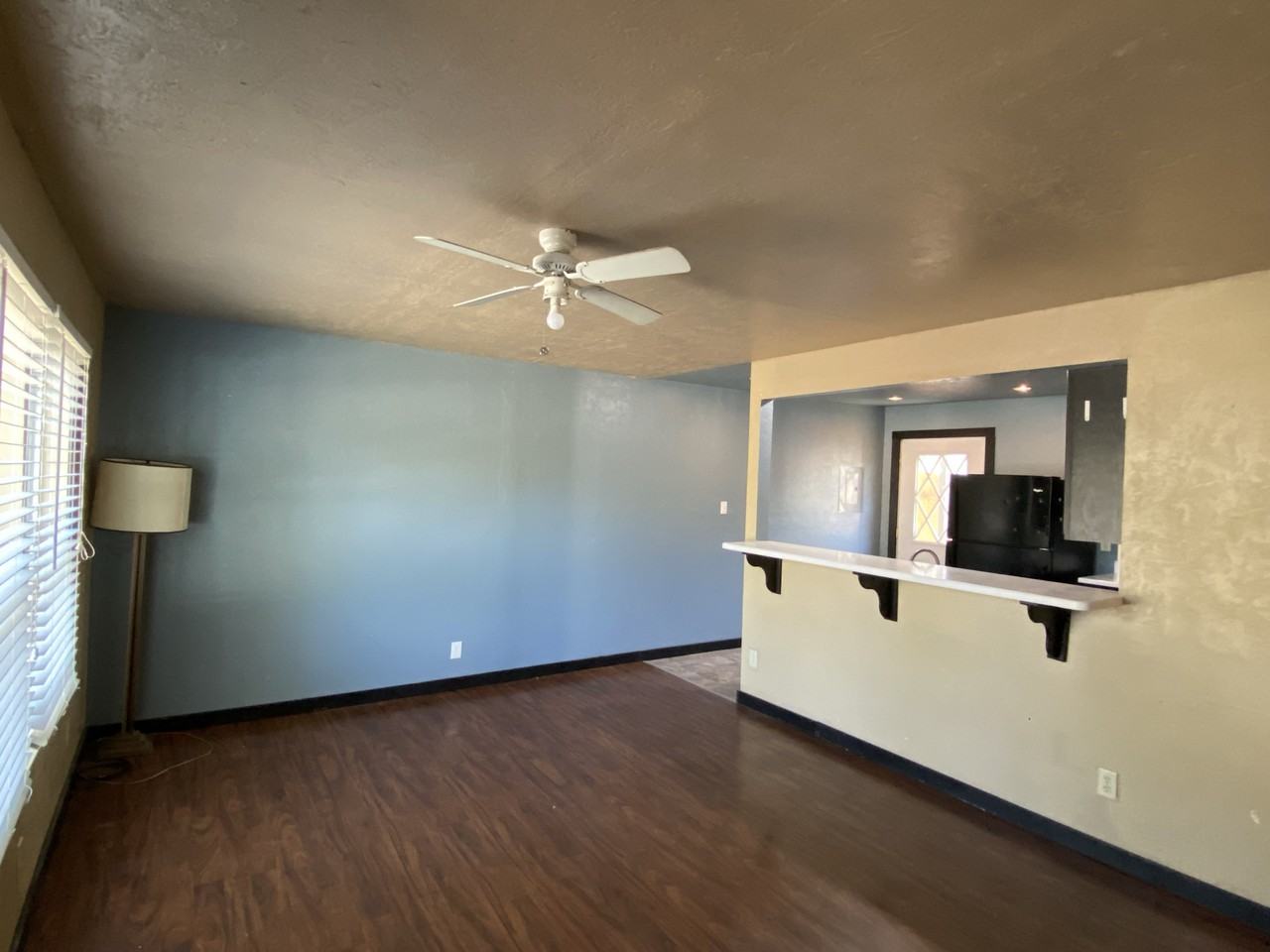 221 W Bell St #221 - Photo 3 of 11