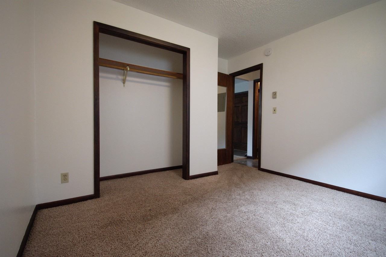 803 8th St N #4 - Photo 2 of 7