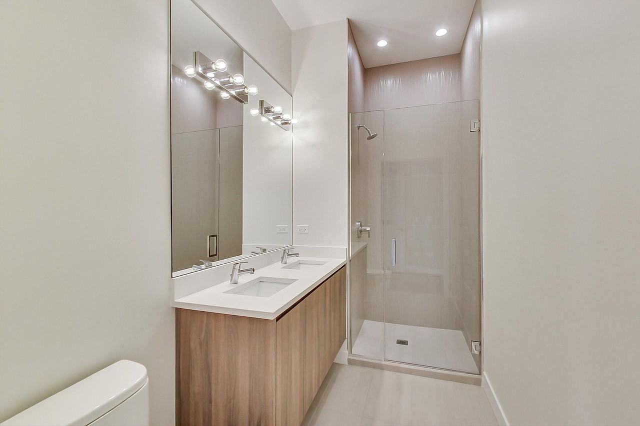 3757-63 N Sheffield/957 W Grace - Photo 3 of 4