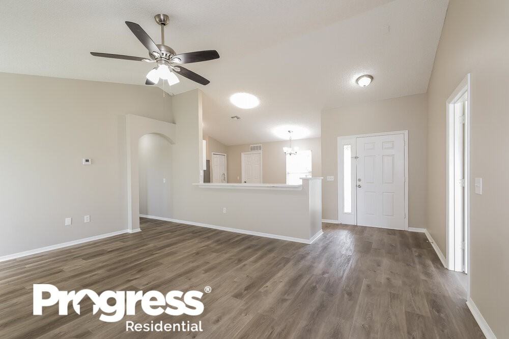 2419 Peace Cir - Photo 3 of 16