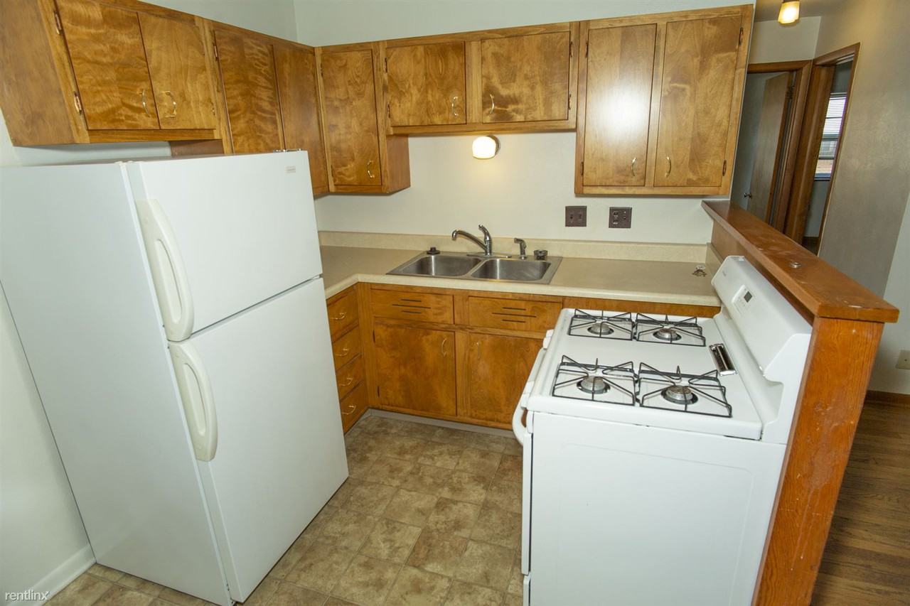 Hunter Lodge - Photo 3 of 11