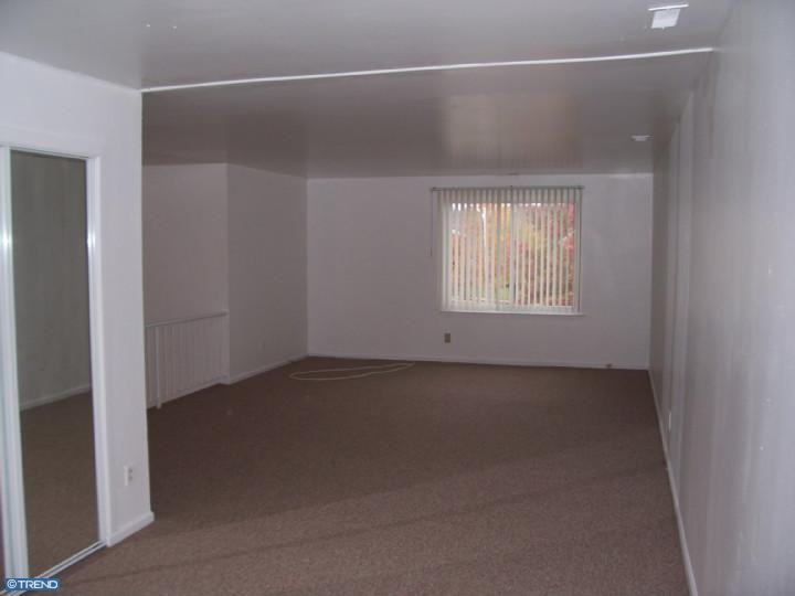 52 Hopewell Ln - Photo 3 of 16