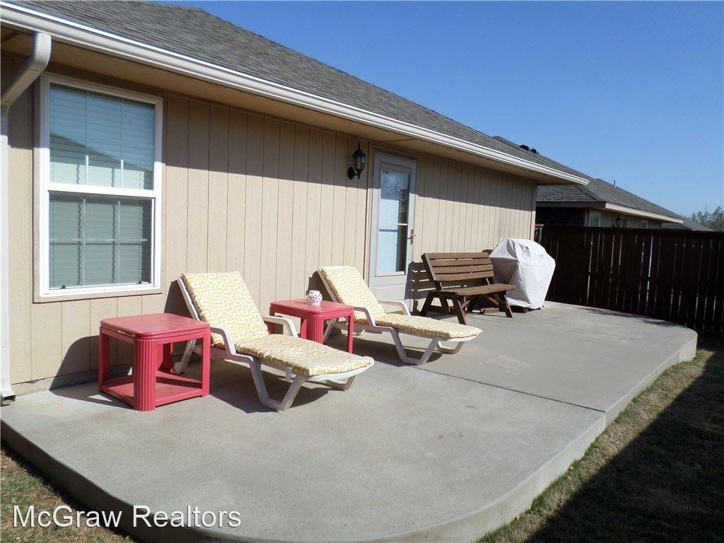 1025 Switzerland Ave - Photo 2 of 13