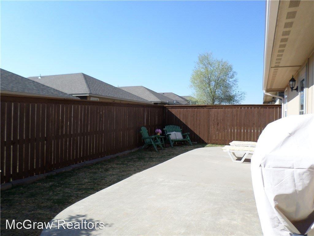 1025 Switzerland Ave - Photo 3 of 13