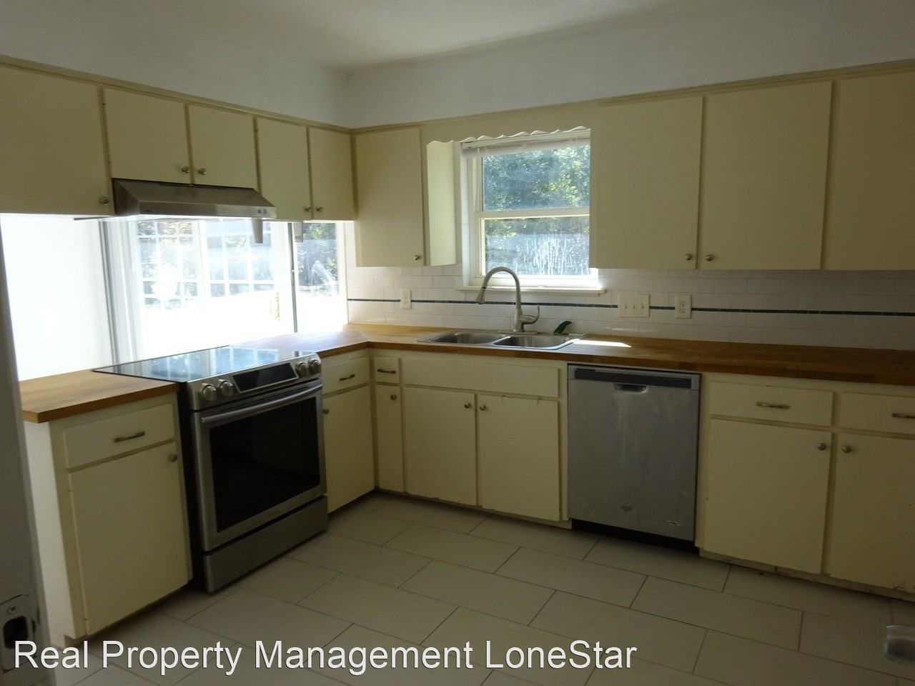 2105 E Riviera Dr - Photo 2 of 15