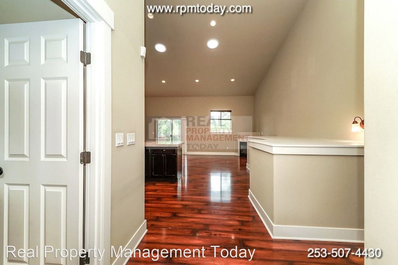 12442 SE 270th St - Photo 2 of 14