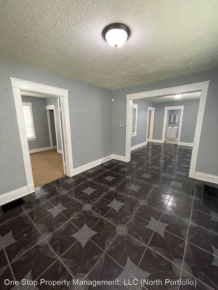8912 E Roberts St - Photo 3 of 22