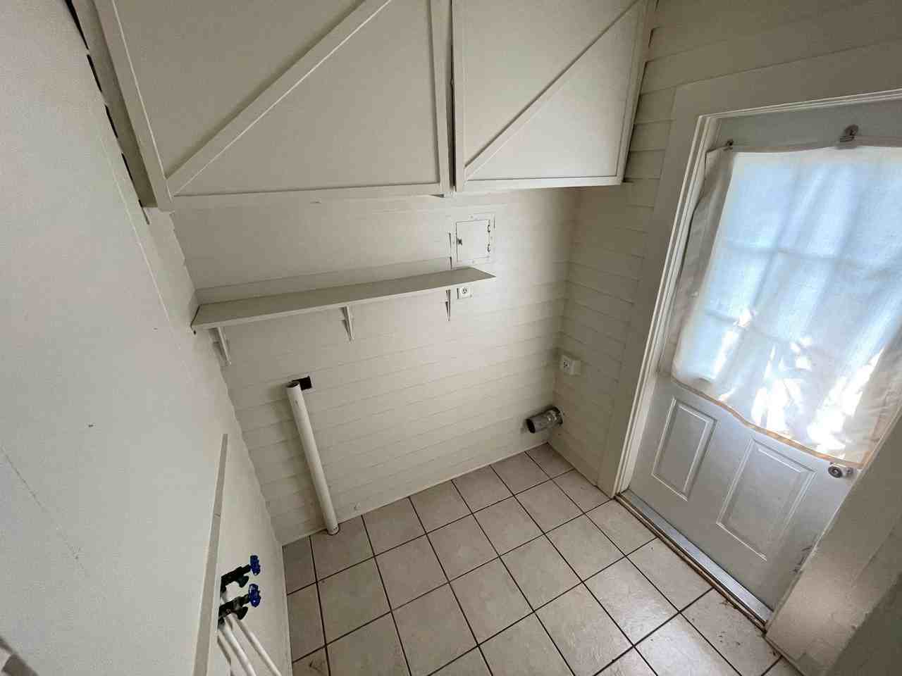 2238 Nw 22nd St - Photo 3 of 13