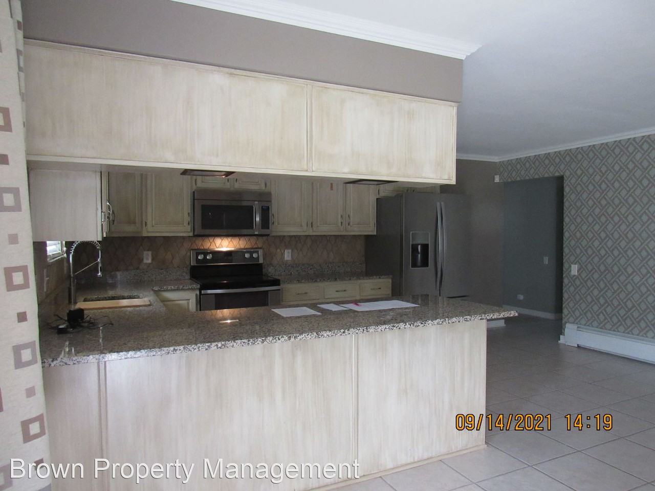 114 Virginia Ave - Photo 3 of 17