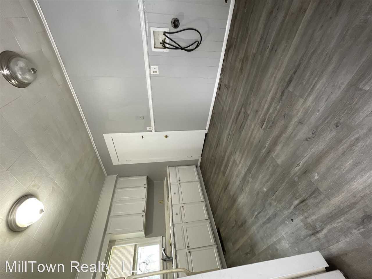 924 14 1/2 St. - Photo 2 of 8