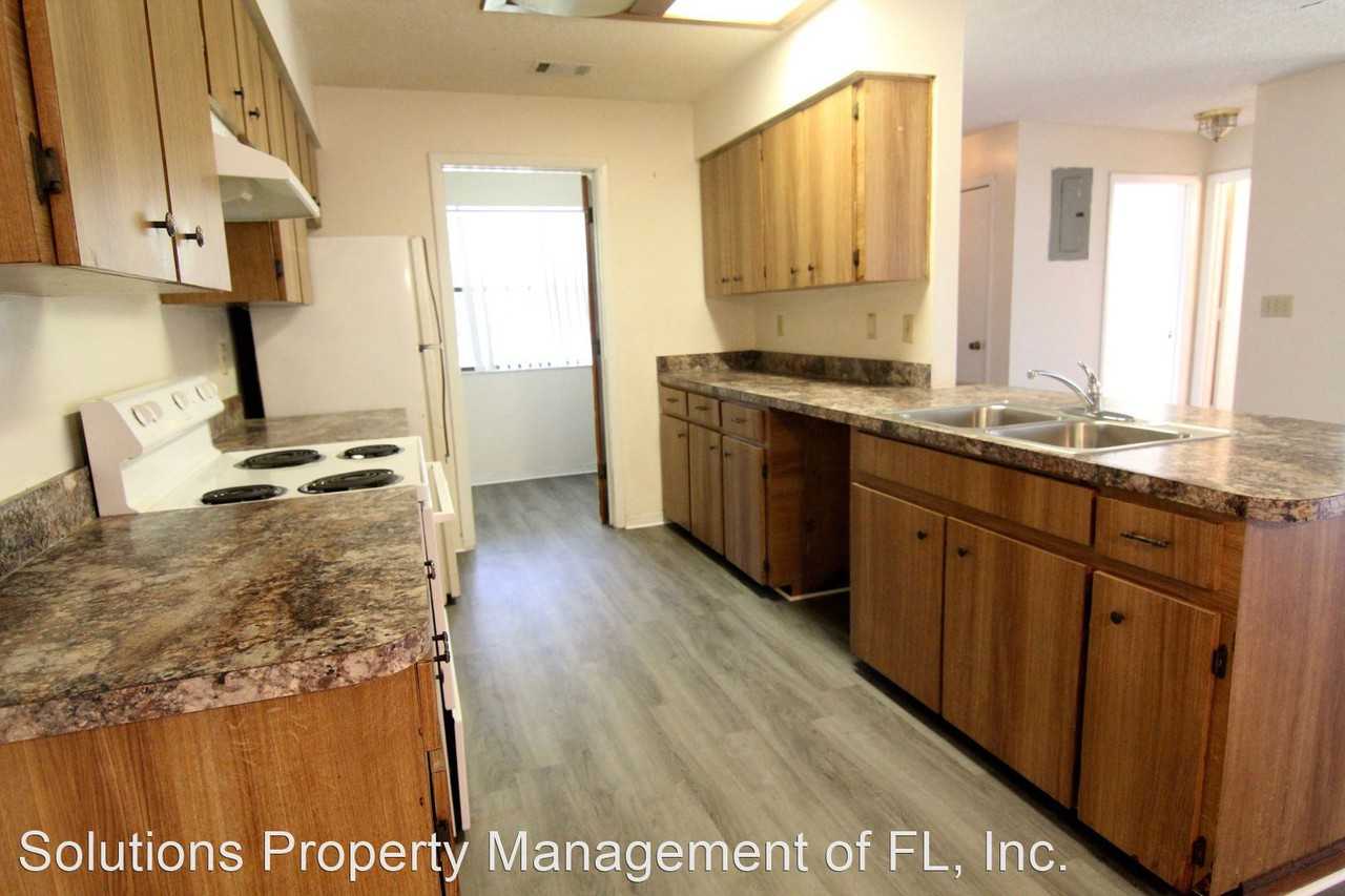 2110 S Deleon Ave - Photo 3 of 11