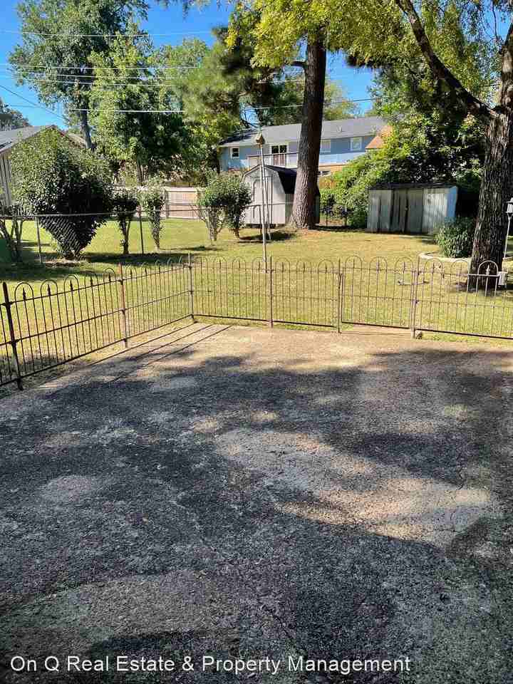 908 Twin Oaks Ave - Photo 3 of 30