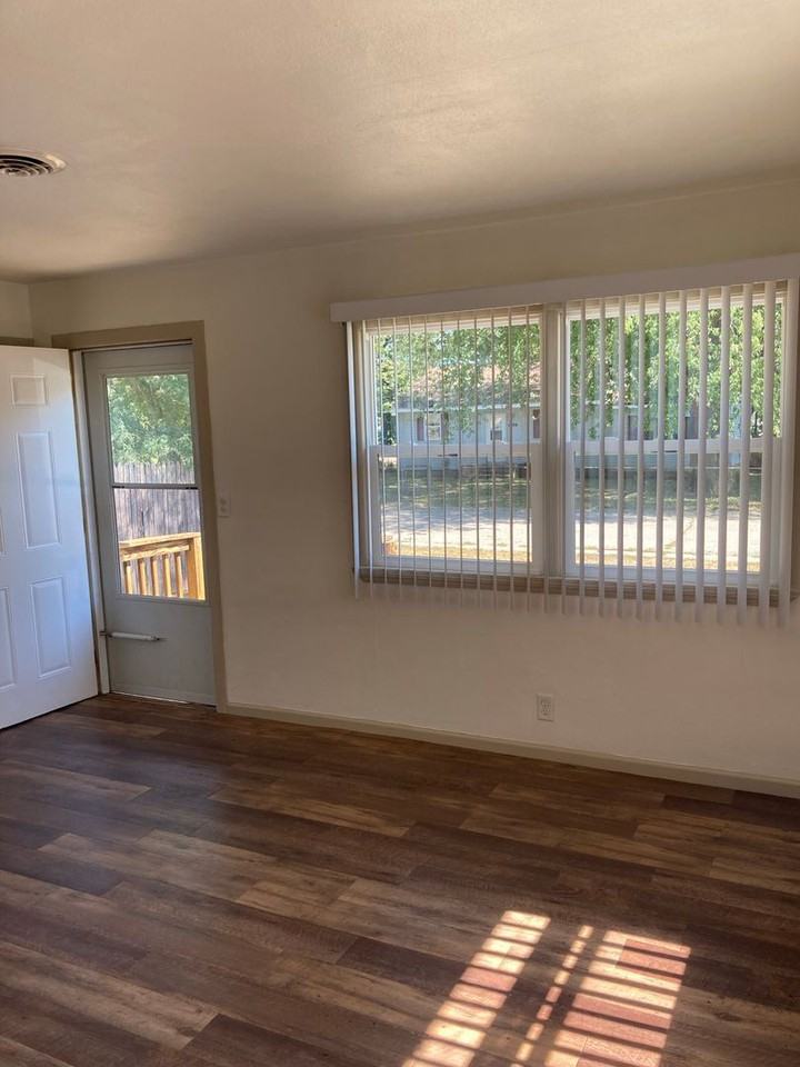 4005 9th Street - Photo 3 of 21