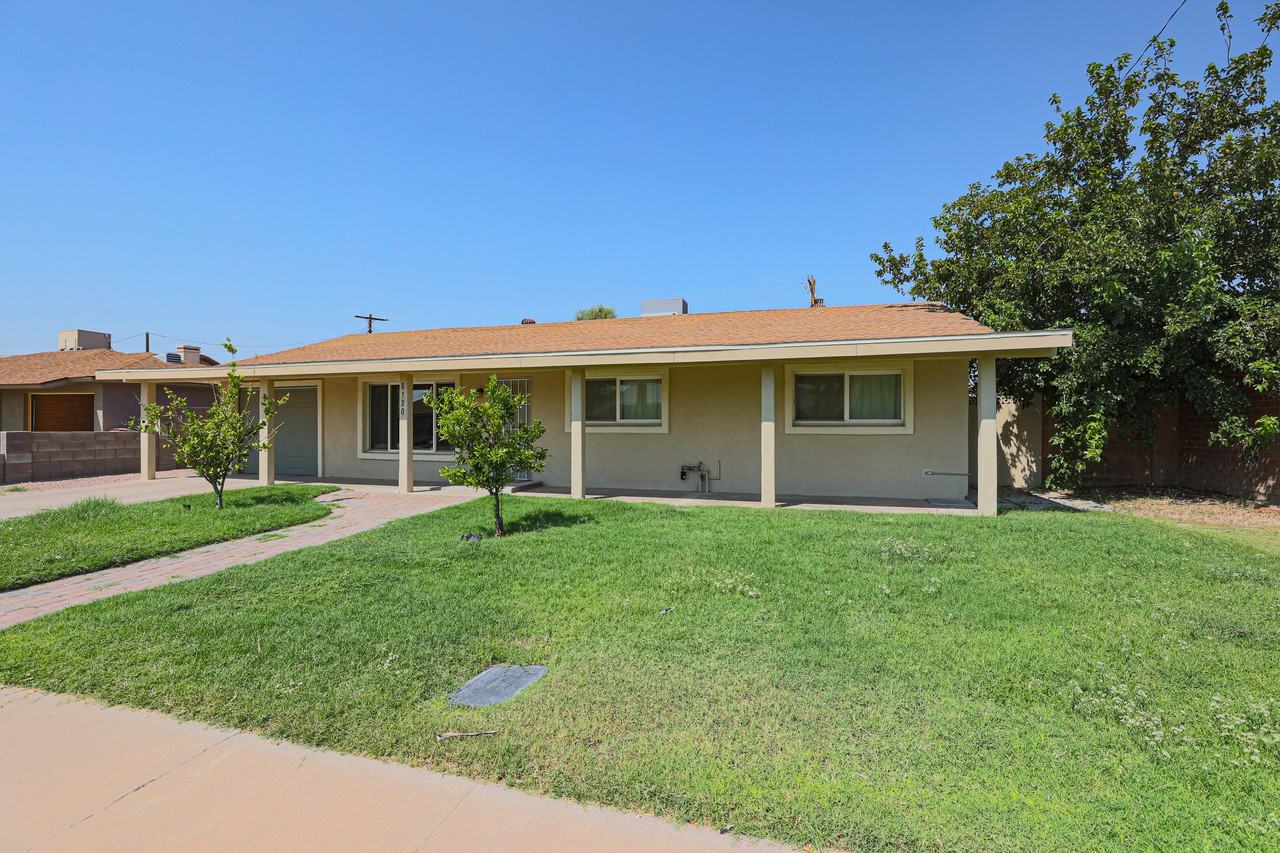 8120 E Amelia Ave - Photo 3 of 32