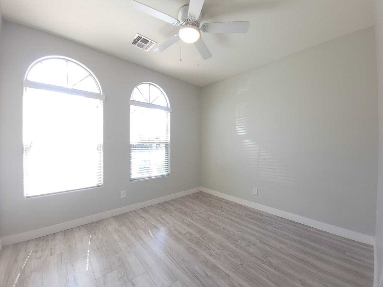 3234 W Florimond Rd - Photo 3 of 16