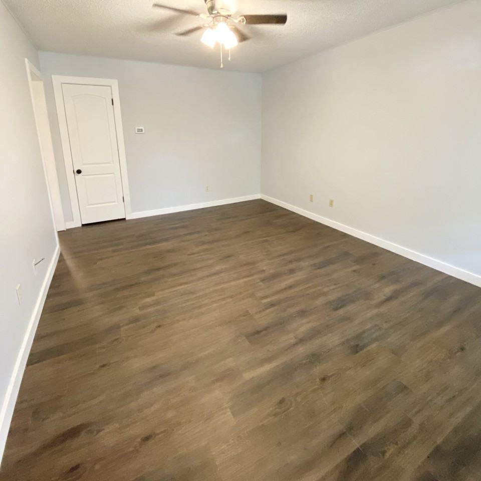 829 Park St - Photo 2 of 10