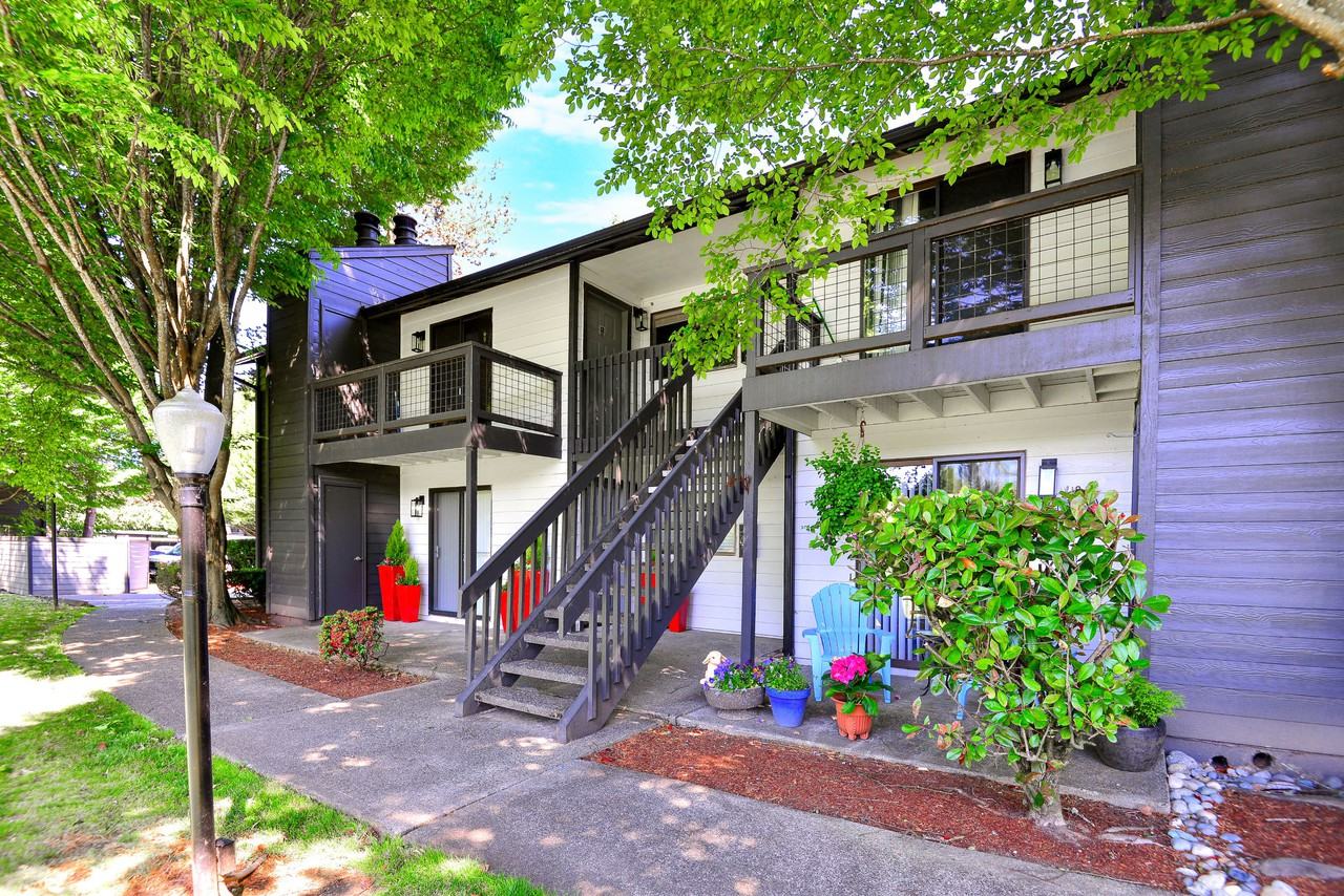 Woodlake Apartments - Photo 3 of 46