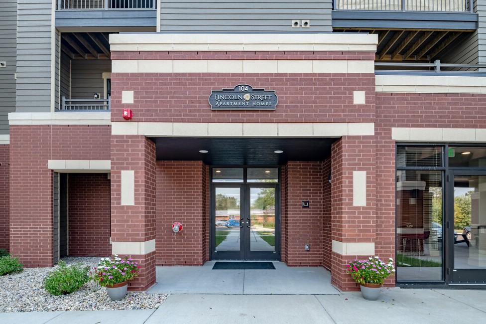 Lincoln Street Apartments - Photo 2 of 7