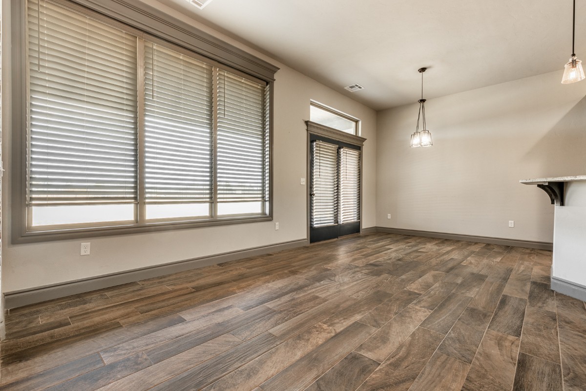 6133 Oxnard St #1 - Photo 3 of 10
